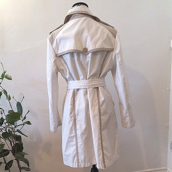 Novelti Elegant Cream Trench Coat, With A Belt. Size Large. Great Condition. - Picture 3 of 9